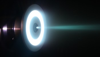 Electric propulsion thruster